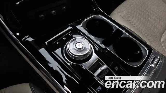 Kia Canival Carnival 4 поколение Бензин 9 мест Signature — Фото автомобиля 9