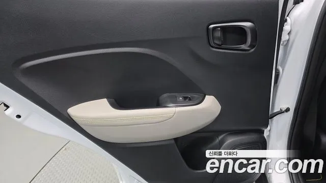 Hyundai Venue — Фото автомобиля 25