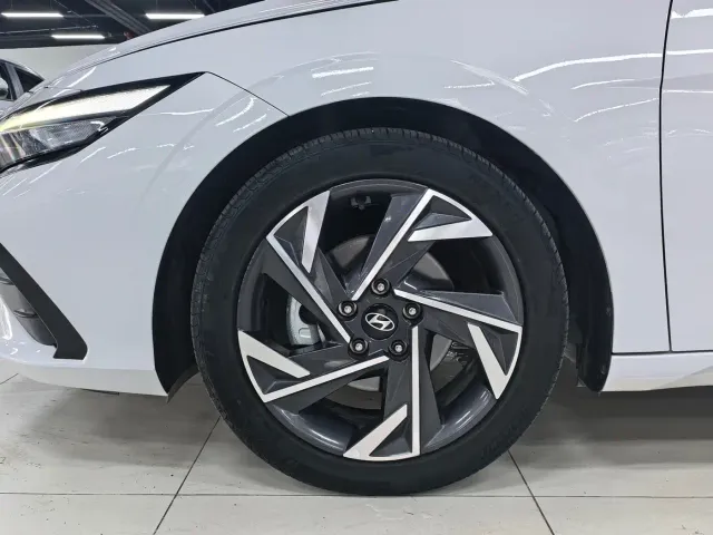 Hyundai Elantra — Фото автомобиля 6