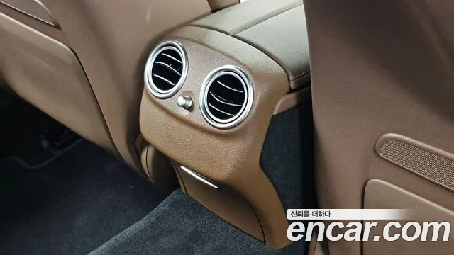 Mercedes-Benz E-Class — Фото автомобиля 28