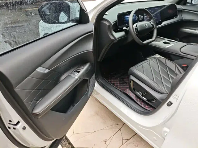 Changan CS75 Plus — Фото автомобиля 15