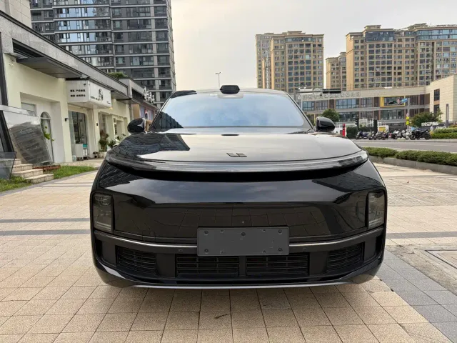 Li Auto L9 — Фото автомобиля 2