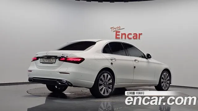 Фотография автомобиля — Mercedes-Benz E-Class W213