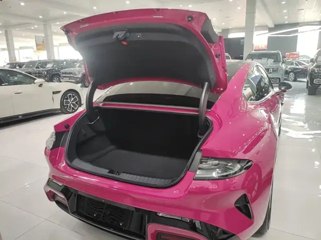 Xiaomi SU7 — Фото автомобиля 18
