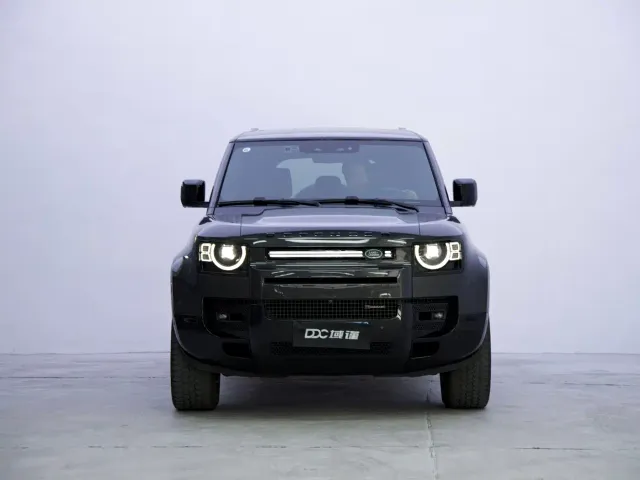 Land Rover Defender — Фото автомобиля 4