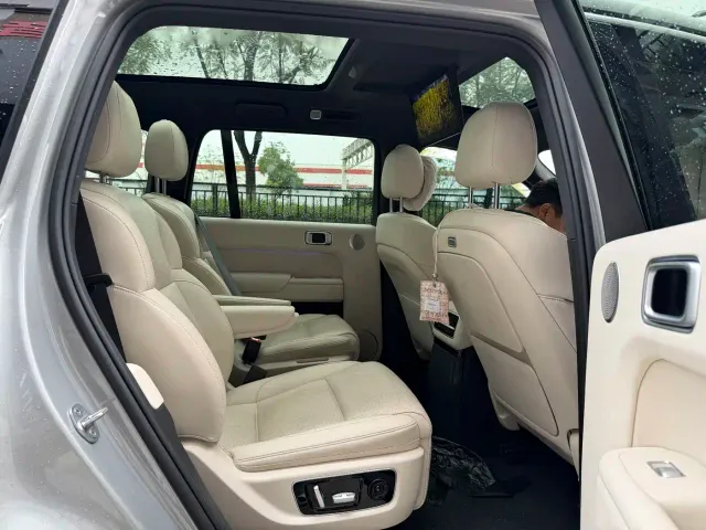 Li Auto L9 — Фото автомобиля 3