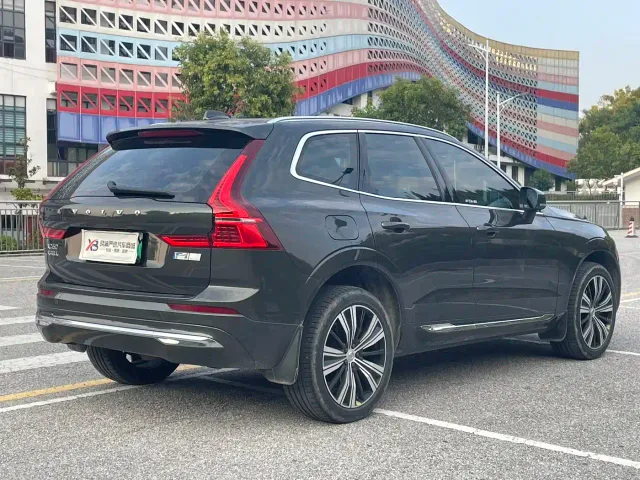 Volvo XC60 — Фото автомобиля 6