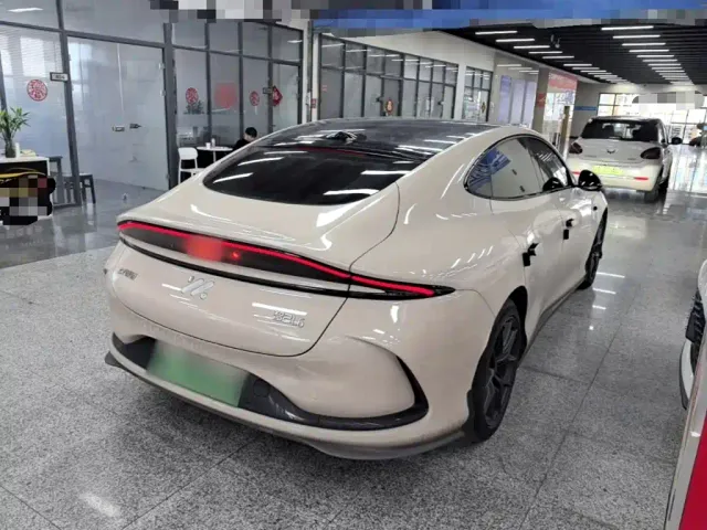 IM Motors L6 — Фото автомобиля 6
