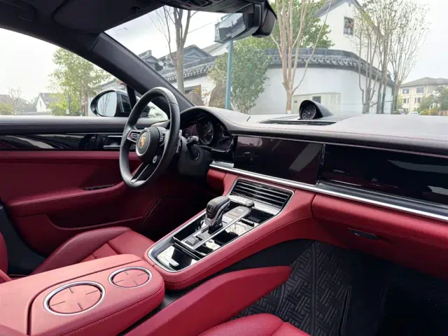 Porsche Panamera — Фото автомобиля 12
