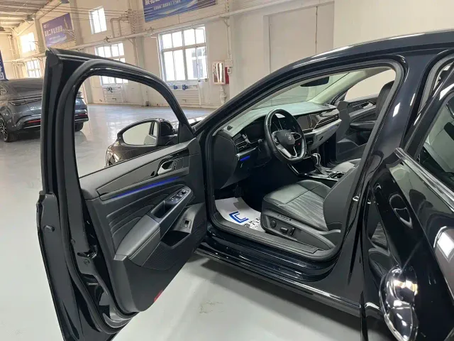 Volkswagen Passat — Фото автомобиля 10