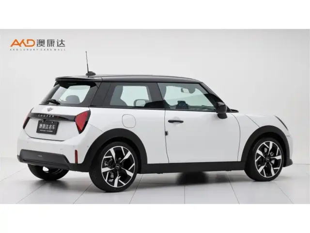 MINI Hatch — Фото автомобиля 3