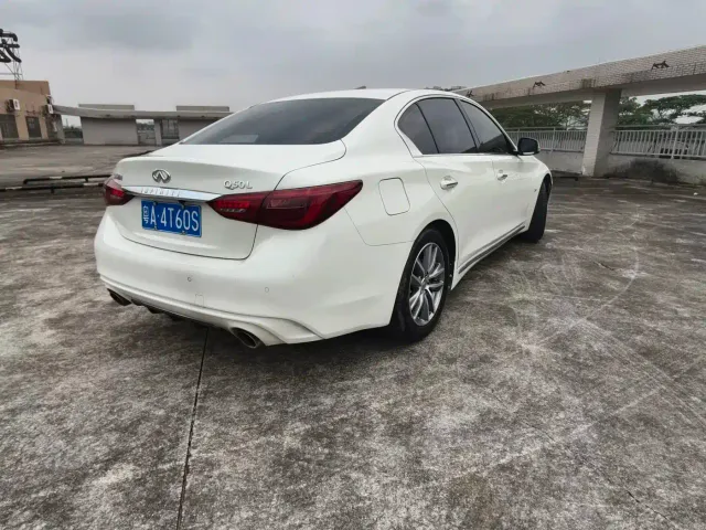Infiniti Q50L — Фото автомобиля 11