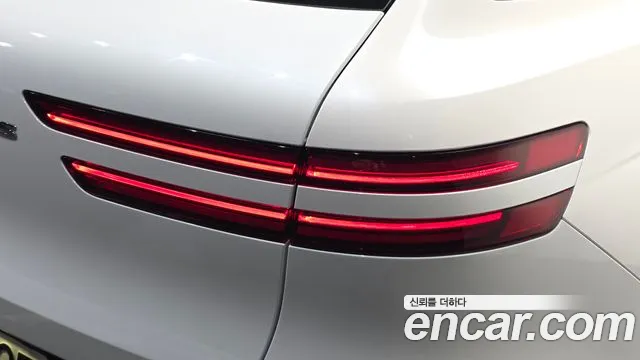 Genesis GV70 — Фото автомобиля 8