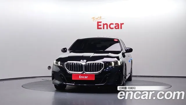 BMW 5 Series G60 — Фото автомобиля 3