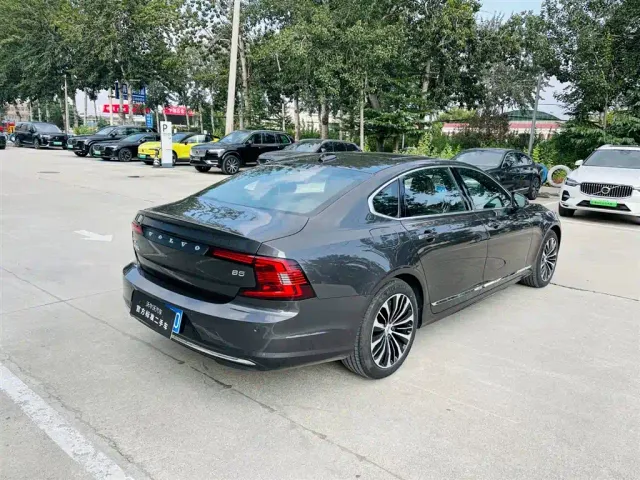 Volvo S90 — Фото автомобиля 6