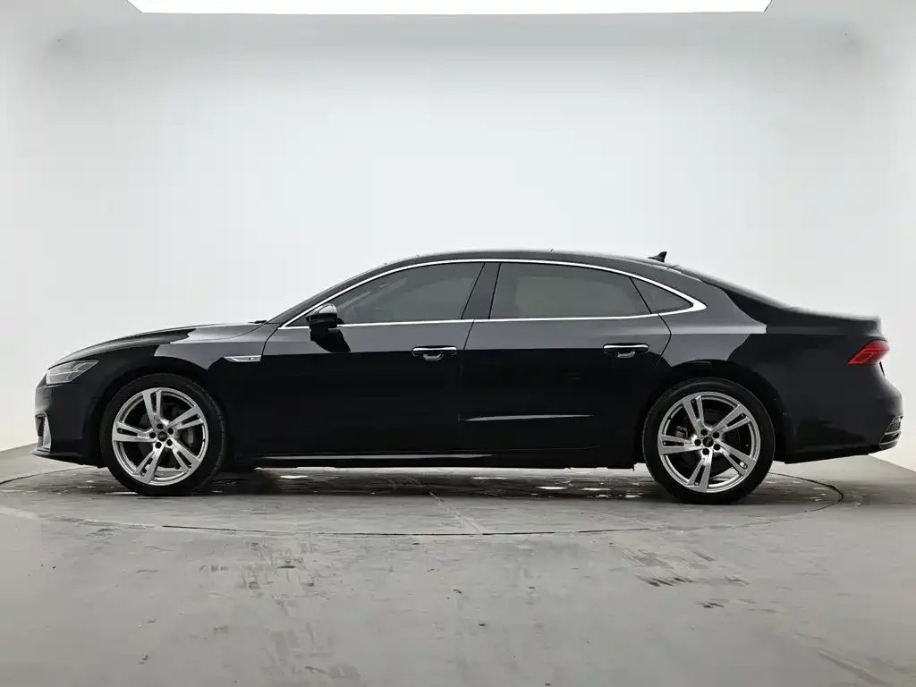 Audi Audi A7L 2022 45 TFSI quattro S-line Vision Crystal Package — Фото автомобиля 6