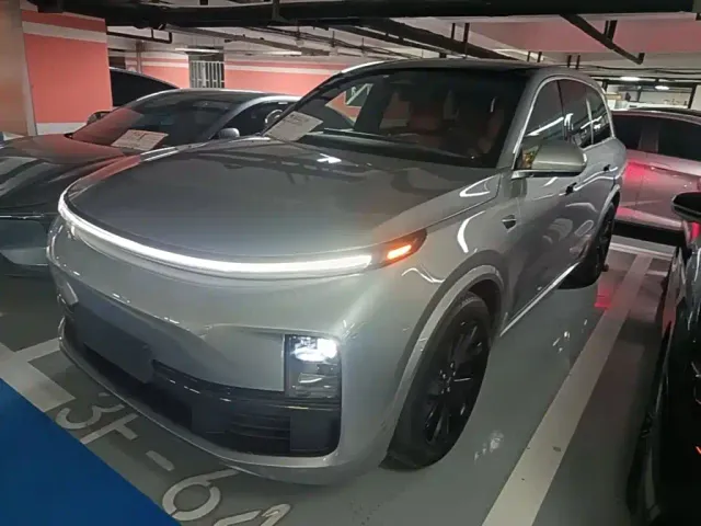 Фотография автомобиля — Li Auto L8