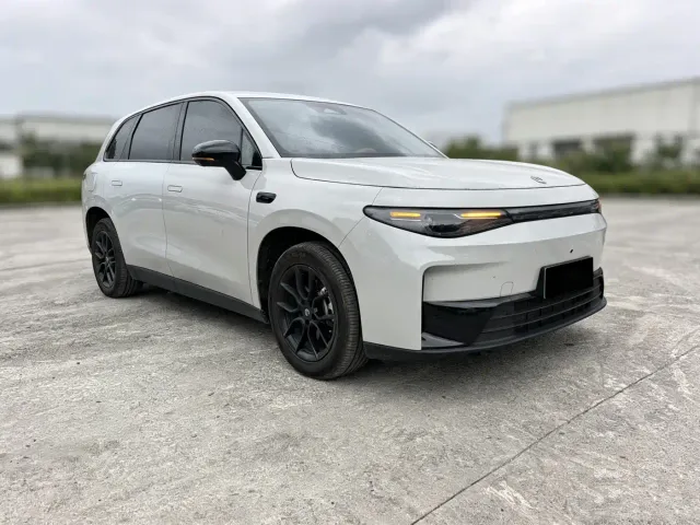 Leapmotor C10 — Фото автомобиля 3