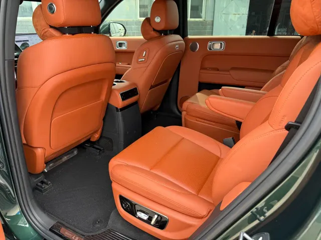 Li Auto L9 — Фото автомобиля 6