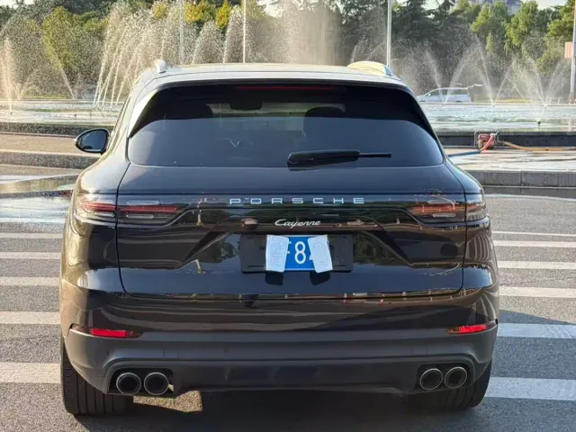 Porsche Cayenne — Фото автомобиля 5