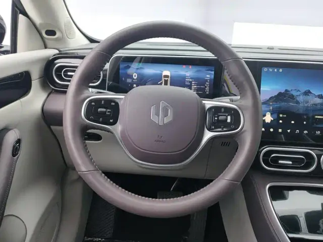 Leapmotor C11 — Фото автомобиля 15