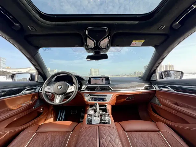 BMW 7 Series — Фото автомобиля 9