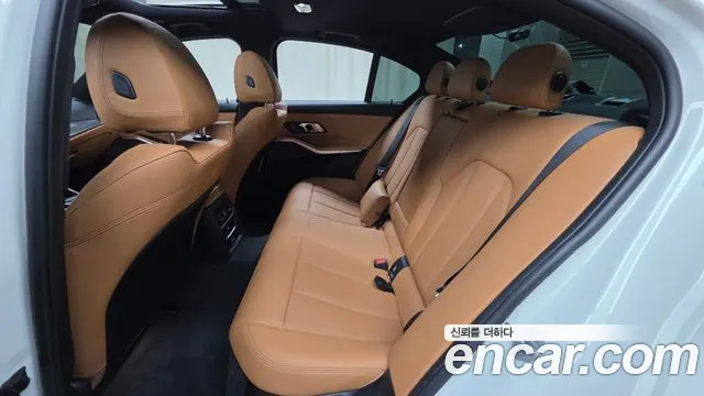 BMW 3-Series 3 серия (G20) 320i M Sport — Фото автомобиля 26