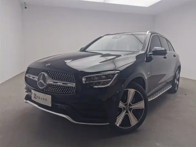 Фотография автомобиля — Mercedes-Benz GLC-Class