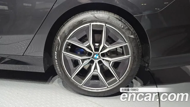 BMW 5 Series G60 — Фото автомобиля 6