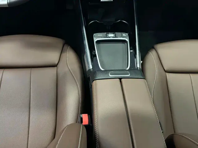 Mercedes-Benz GLB-Class — Фото автомобиля 4