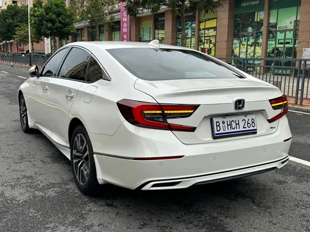 Honda Accord — Фото автомобиля 6