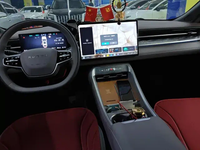 Roewe M7 DMH — Фото автомобиля 12
