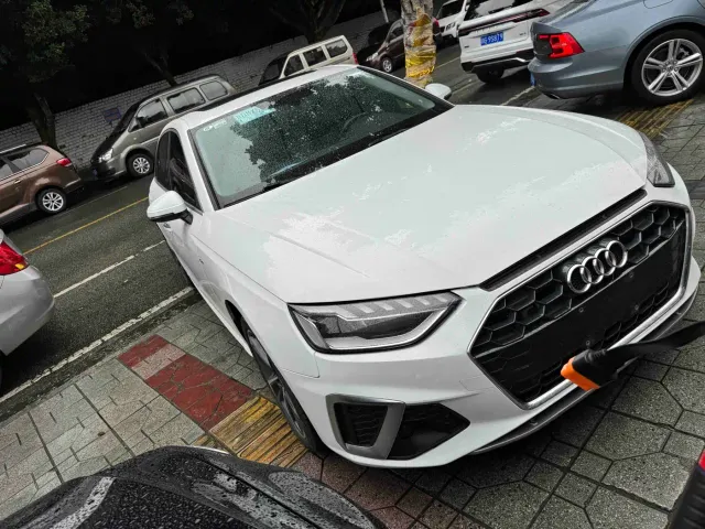 Audi A4L — Фото автомобиля 3
