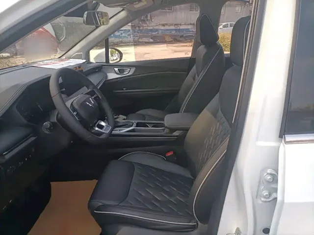 Wuling Jiachen — Фото автомобиля 14