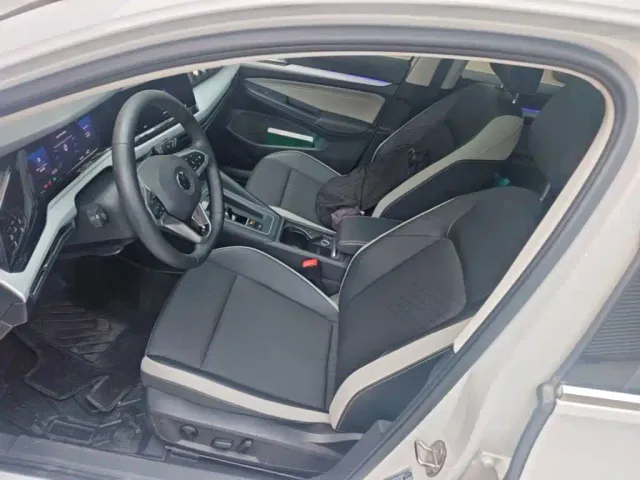Volkswagen Golf — Фото автомобиля 14