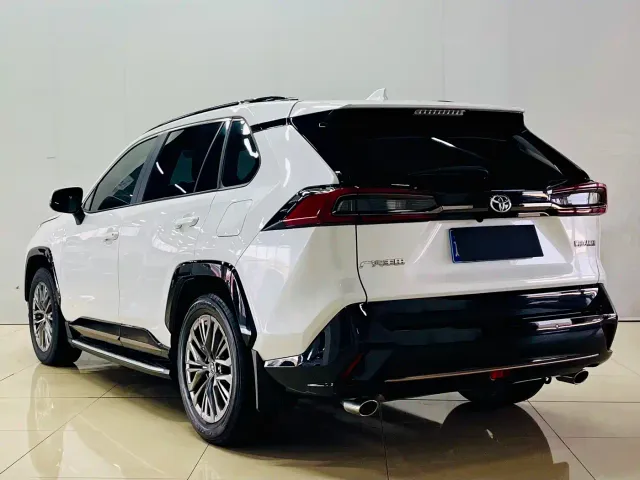 Toyota Wildlander — Фото автомобиля 8