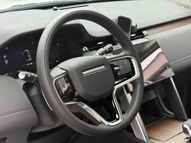 Land Rover Discovery Sport — Фото автомобиля 16