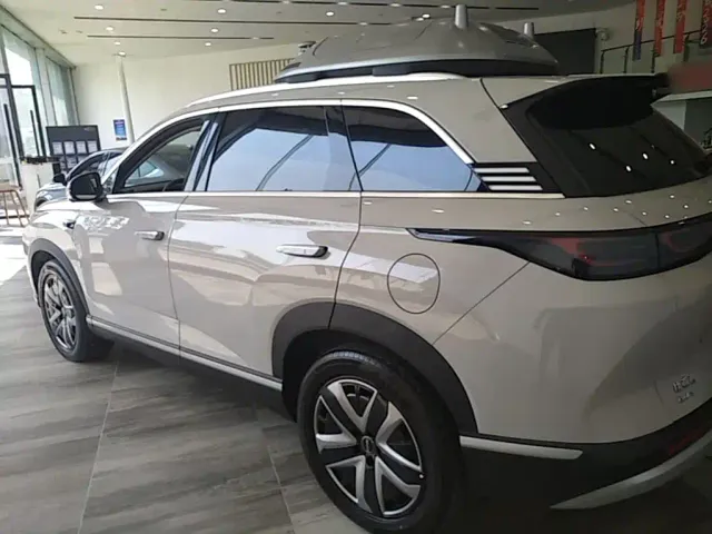 BYD Hai Shi 07 DM-i — Фото автомобиля 4
