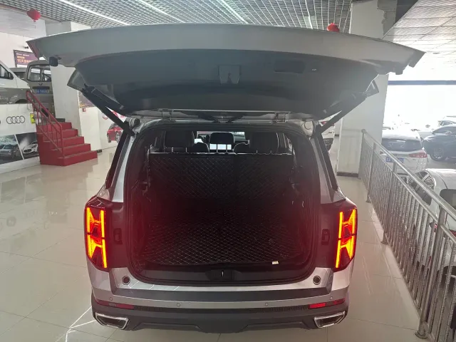 GAC Trumpchi GS8 — Фото автомобиля 10