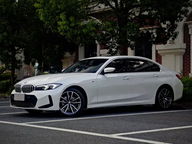 Фотография автомобиля — BMW 3 Series