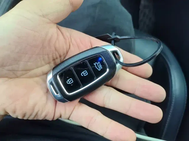 Hyundai Elantra — Фото автомобиля 8
