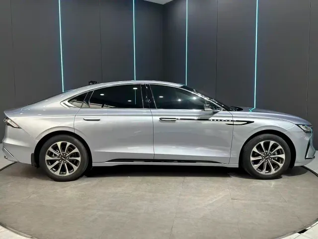 Lincoln Z — Фото автомобиля 5