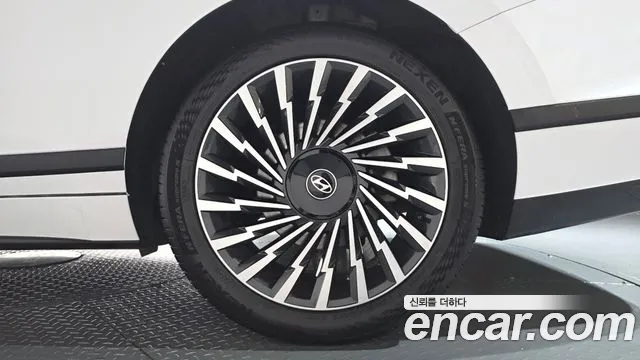 Hyundai Grandeur GN7 — Фото автомобиля 6