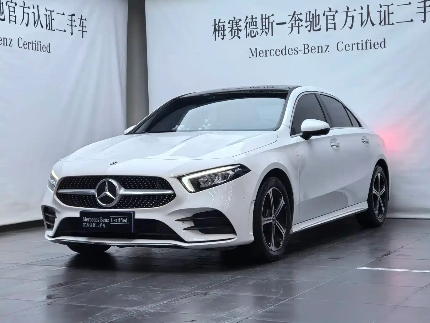 Mercedes-Benz Mercedes-Benz A-Class 2022 Facelift III A 200 L Sport Sedan Fashion — Фото автомобиля 2