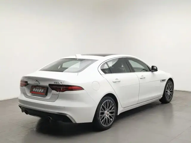Jaguar XEL — Фото автомобиля 2