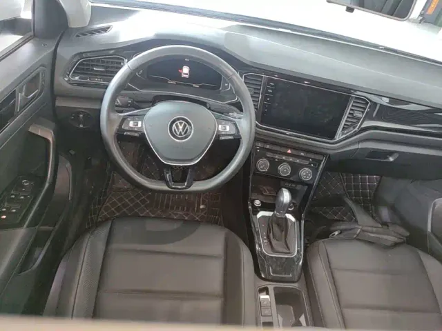 Volkswagen T-Roc — Фото автомобиля 9