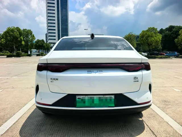 BYD Qin L — Фото автомобиля 14