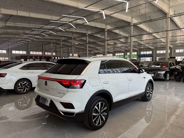 Volkswagen T-Roc — Фото автомобиля 9