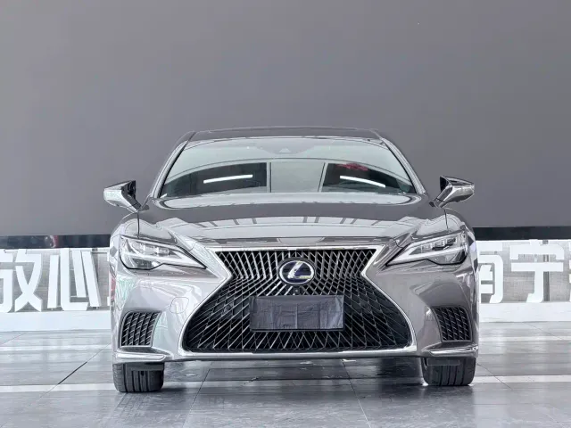 Lexus LS — Фото автомобиля 2