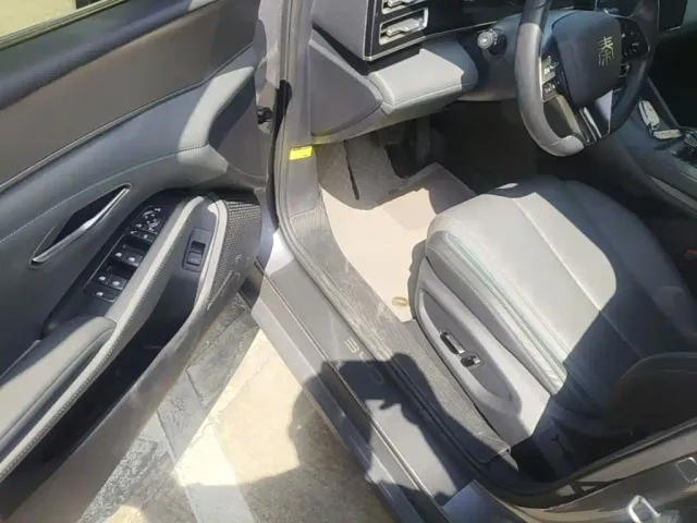 BYD Qin L — Фото автомобиля 15